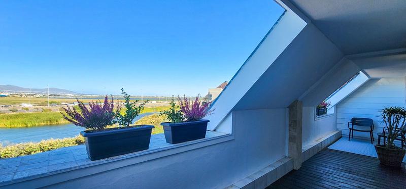 To Let 1 Bedroom Property for Rent in Dolphin Beach Western Cape